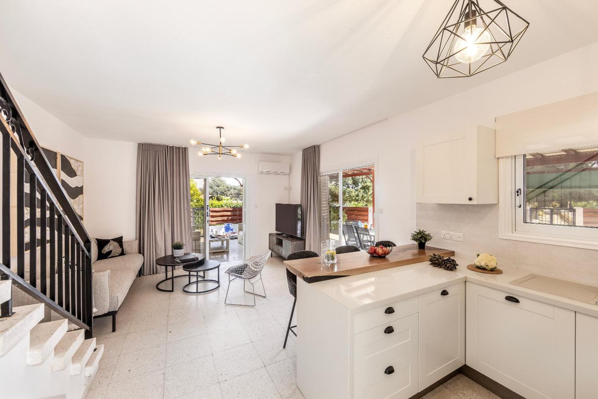 Larnaca Villa Marina Meneou Bagian luar foto