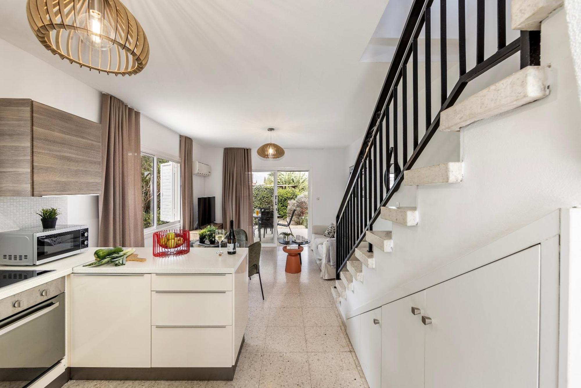 Larnaca Villa Marina Meneou Bagian luar foto