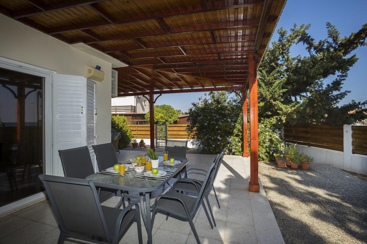 Larnaca Villa Marina Meneou Bagian luar foto