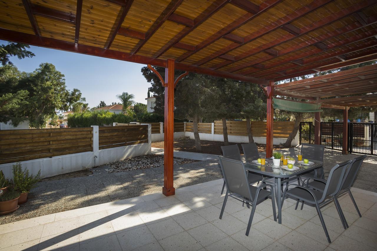 Larnaca Villa Marina Meneou Bagian luar foto
