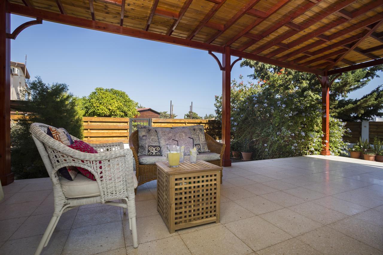 Larnaca Villa Marina Meneou Bagian luar foto
